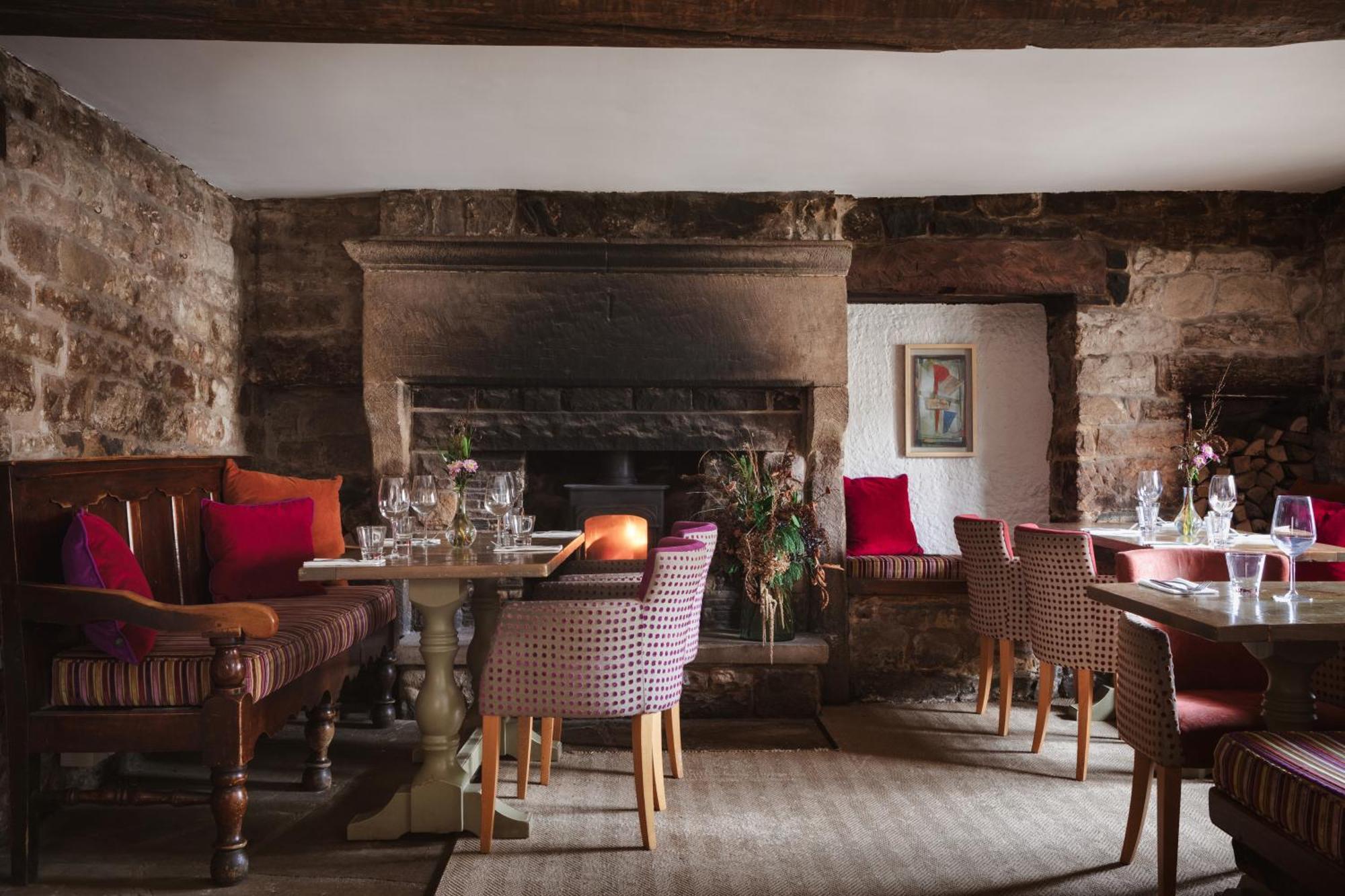 The Beeley Inn - Chatsworth Exterior photo